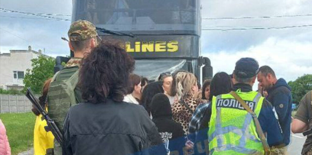 У Львівській області блокували трасу Тернопіль-Львів через мобілізацію водія автобуса
