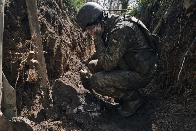 Україна використовує в обороні стратегію “еластичної стрічки” – Associated Press