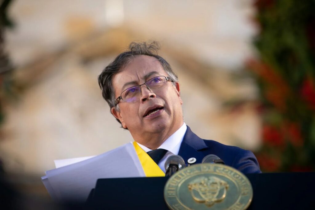 Президент Колумбії в останній момент скасував свою участь у саміті миру