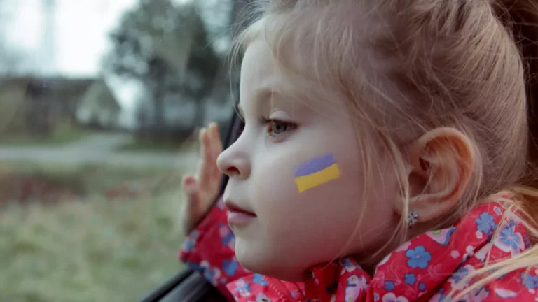 Київські посадовці використовували дітей-сиріт для вивезення родичів за кордон
