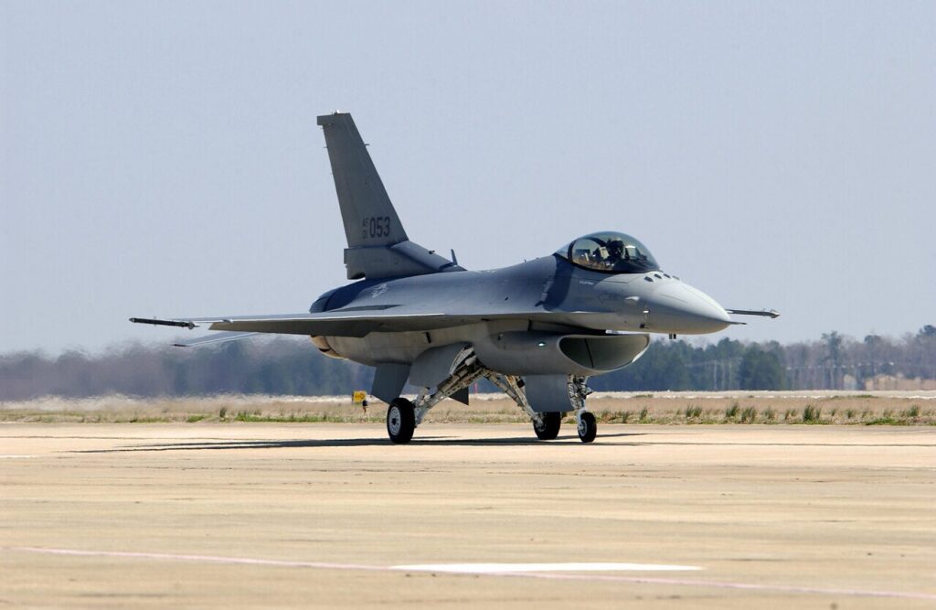 Український експерт зробив невтішну заяву про захист винищувачів F-16