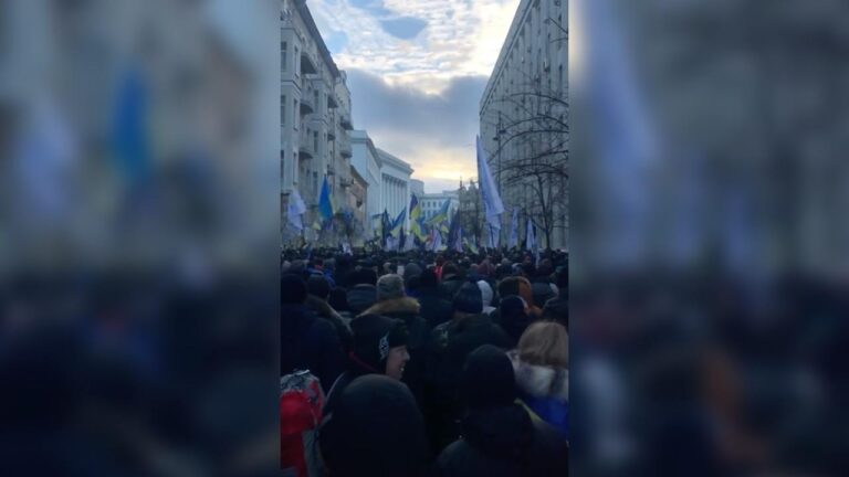 Увага! У мережі шириться провокаційне відео з антипрезидентськими гаслами