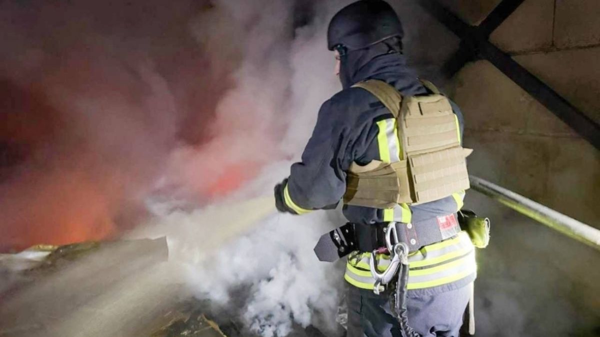 РФ за ніч запустила 167 дронів і дві балістичні ракети: є руйнування