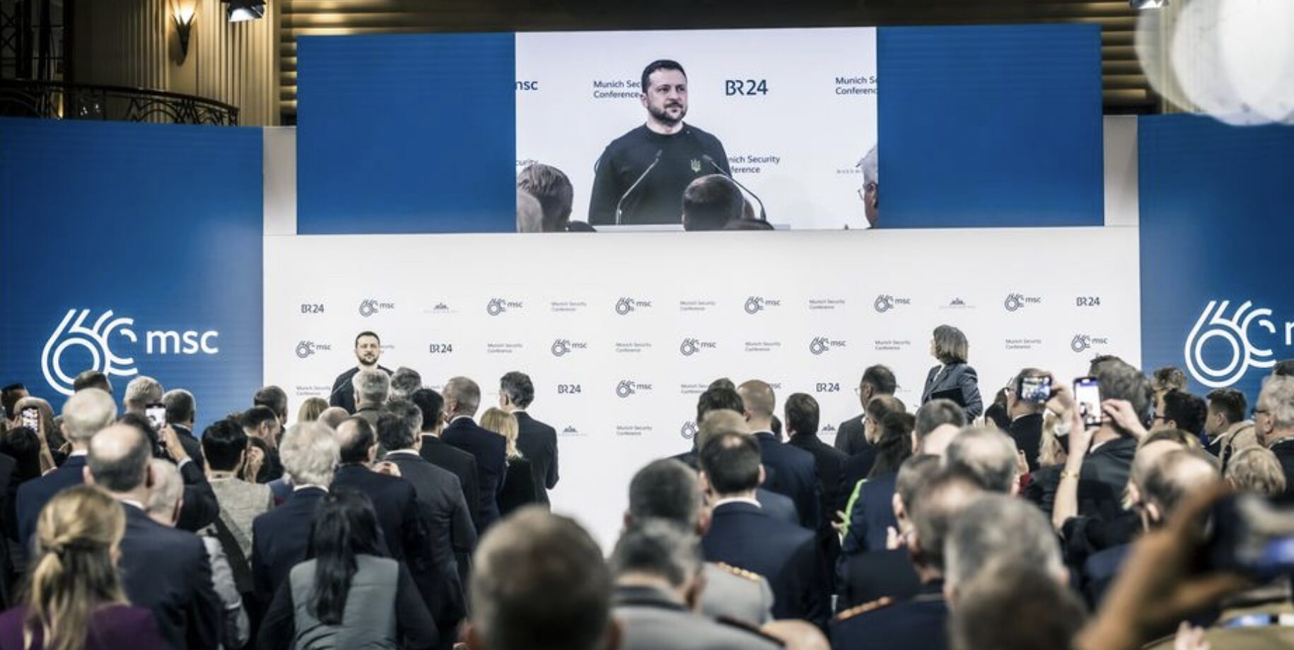 Зеленський запропонував незгодним із відсутністю виборів в Україні змінити громадянство