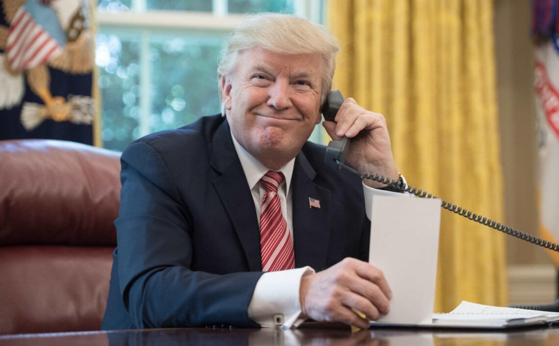 Трамп заявив, що його телефонна розмова із Зеленським була “дуже хорошою”