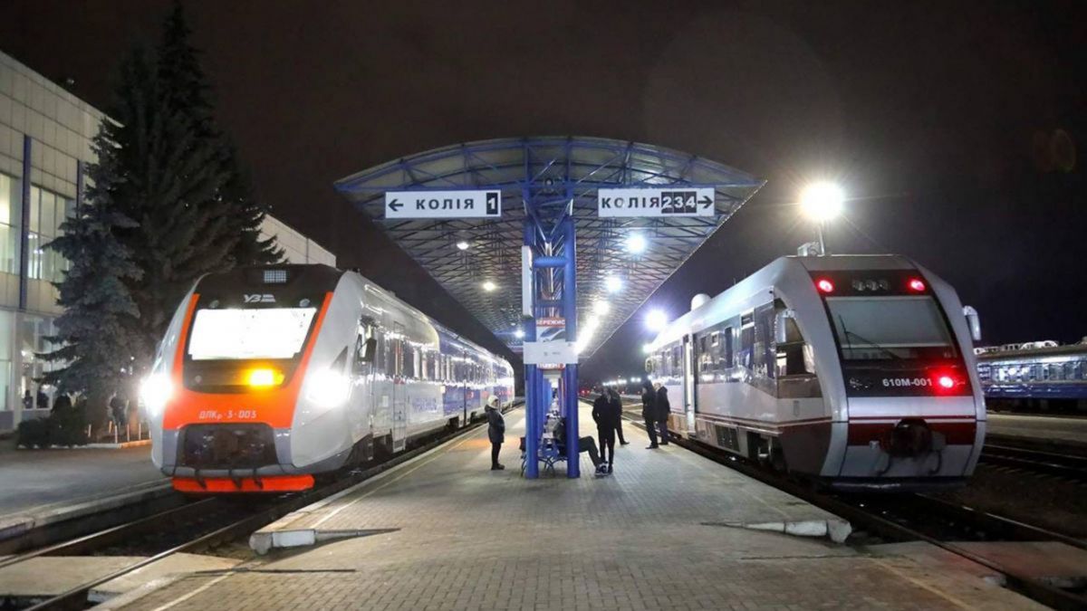 Онлайн-сервіси “Укрзалізниці” знову не працюють: що відомо