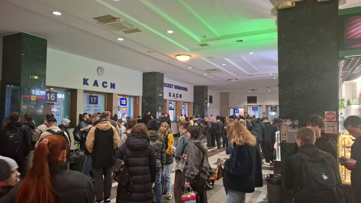 Квитки тільки в касах:  “Укрзалізниця” відновлює свої сервіси після масштабної кібератаки