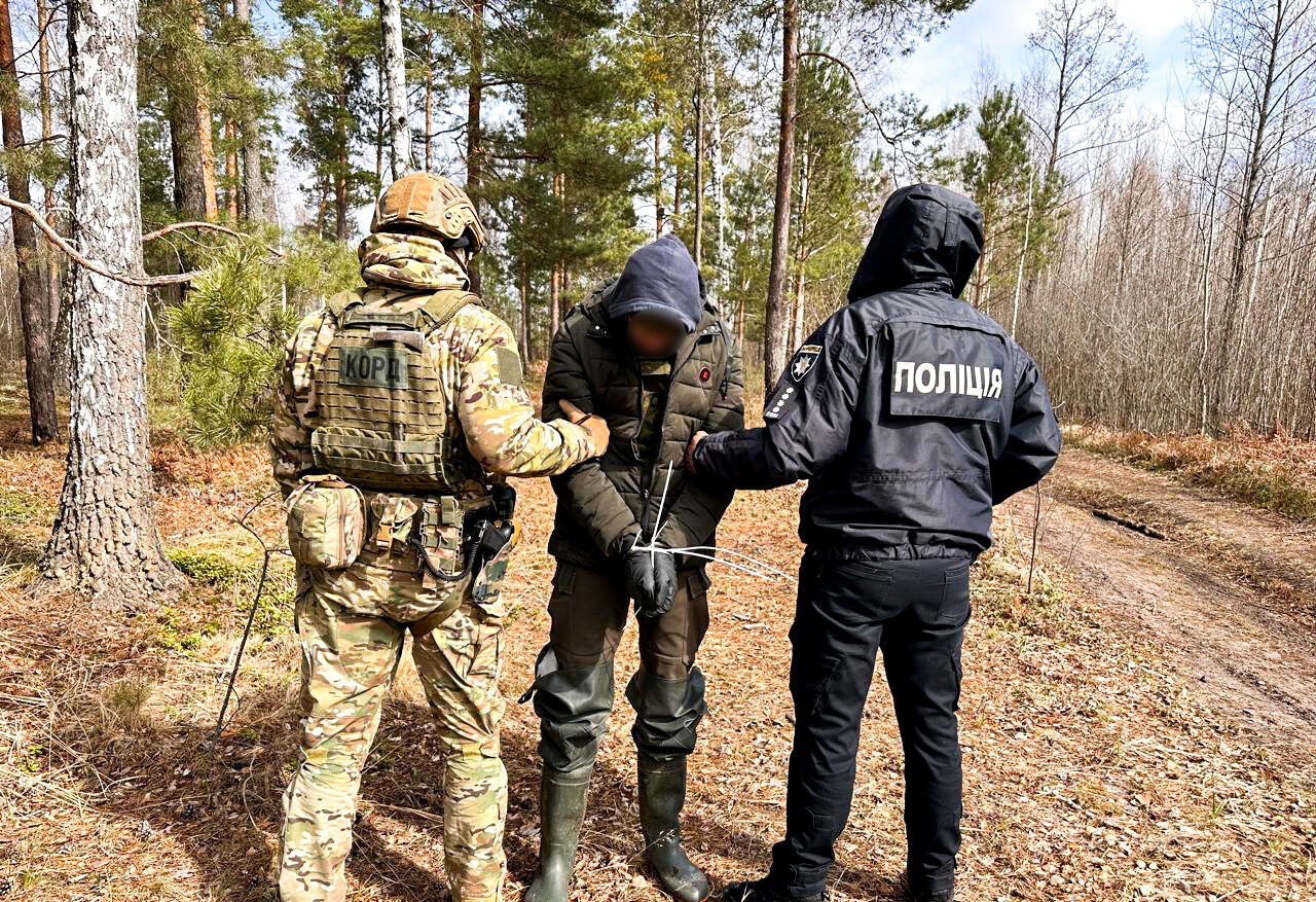 На Рівненщині неповнолітній створив бізнес на ухилянтах