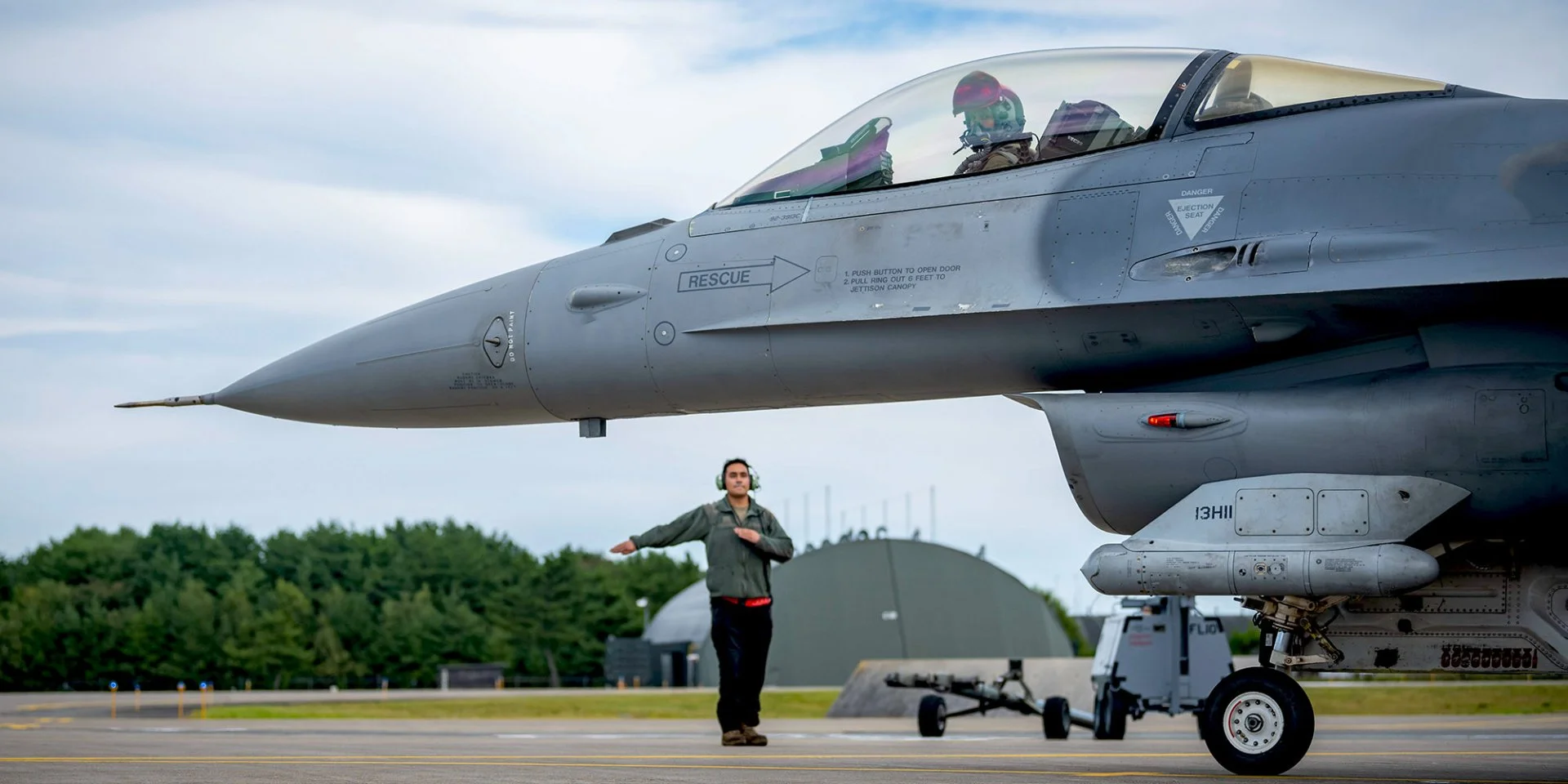 Міноборони відновило закупівлю у союзників авіаційного палива для своєї армії