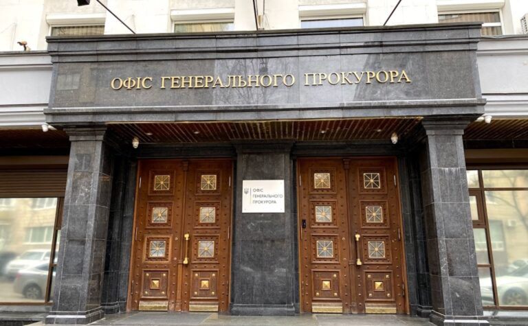 Екс-чиновника Міноборони підозрюють у розтраті мільярда