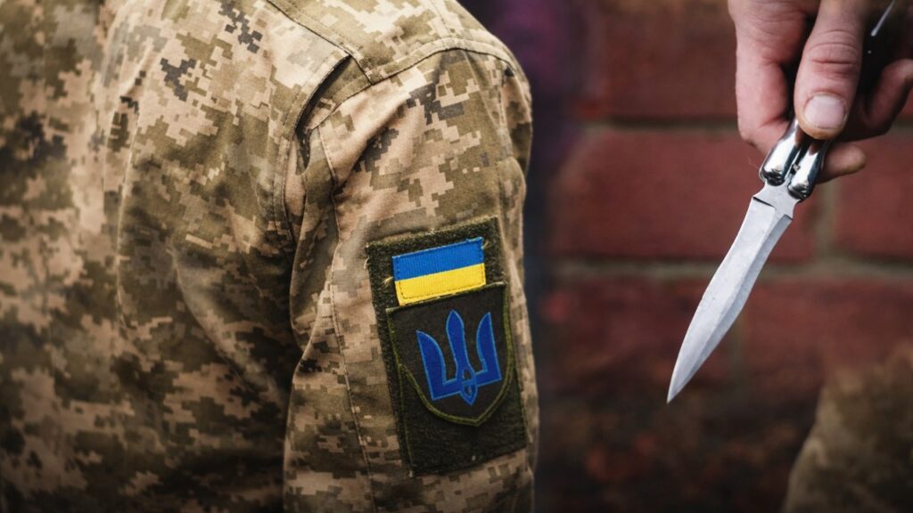 В Умані чоловік ножем поранив у шию співробітника ТЦК