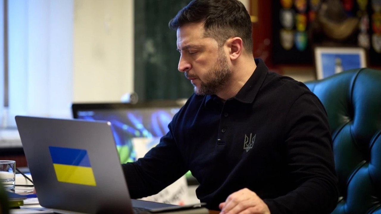 Війна може закінчитися через кілька місяців, якщо переговори будуть просуватися успішно – Зеленський